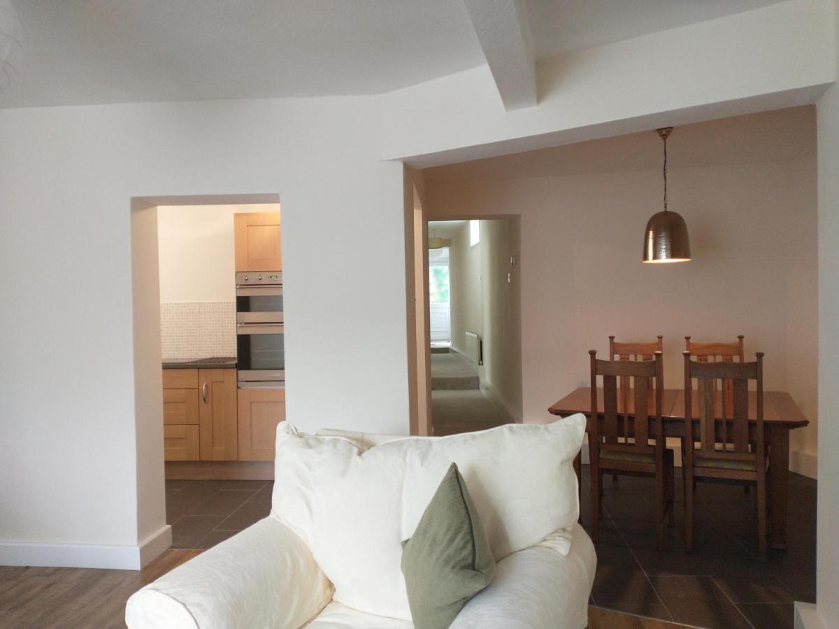Spacious 2-Bed Apartment In Ruthin Eksteriør billede
